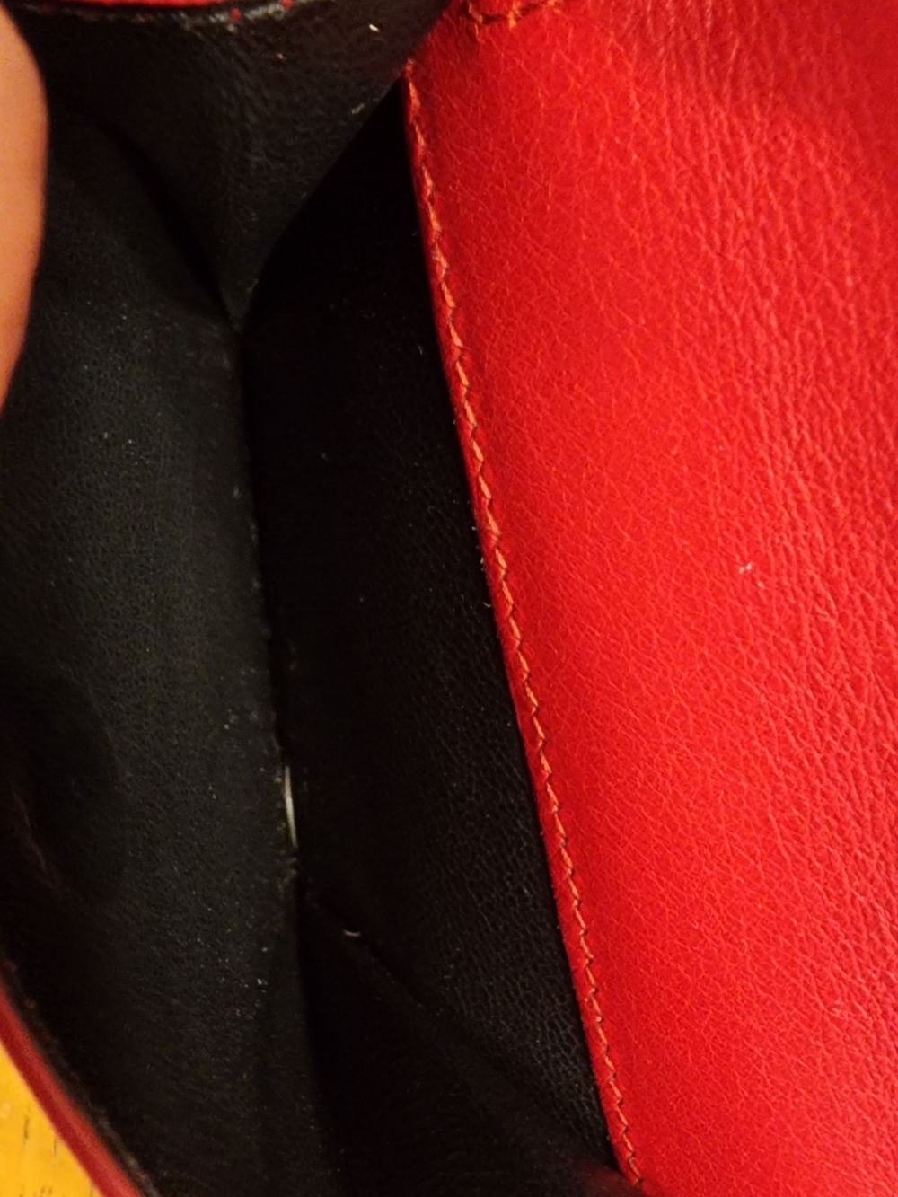 red calfskin Saint Laurent Classic Y compact wallet With a gold-toned Y logo - Picture 15 of 16